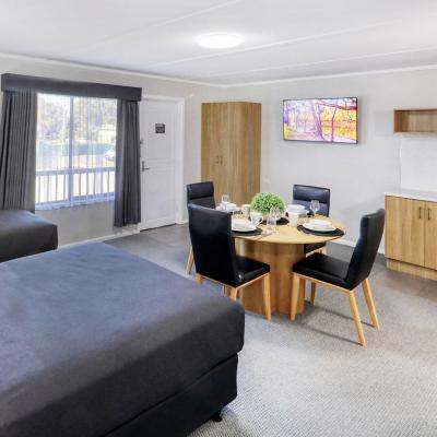 Deni Motel Family Room 2a